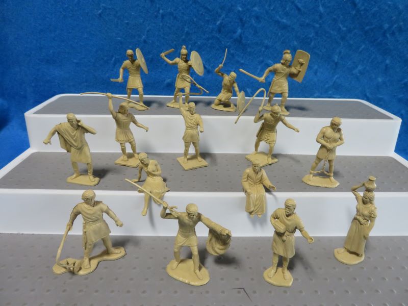 Marx original Ben Hur figures in tan, 15 figures, 54mm